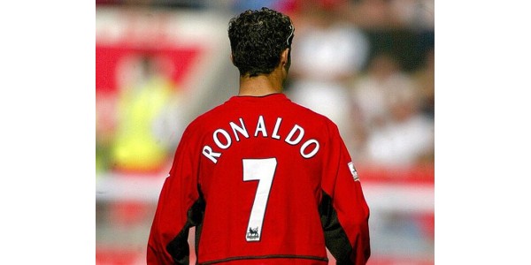 CRISTIANO RONALDO wird wieder das Manchester-United-Trikot mit der Nummer 7 tragen
